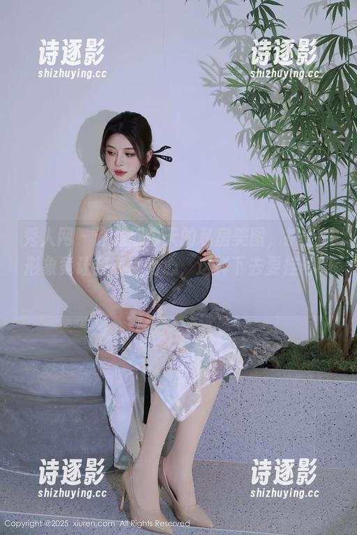 秀人网-许嘉欣 秀人网 - 许嘉欣今天的私房美图,护士的形象竟让我有点动心,这样下去要挂号吗?