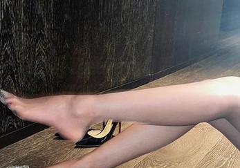 微密圈 – 脸红Dearie的爱心合集：每一张照片里，都有个小段子等着你来翻！