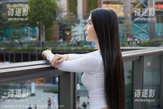 蜜桃社 - 在冰露的私房里，修女也变得灵动
