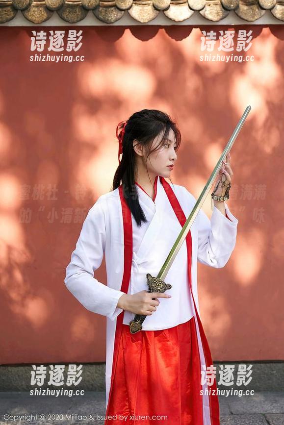 蜜桃社 - 铃木的水手服写真，分享着满满的“小清新”气息，偶尔有点“海风”味。