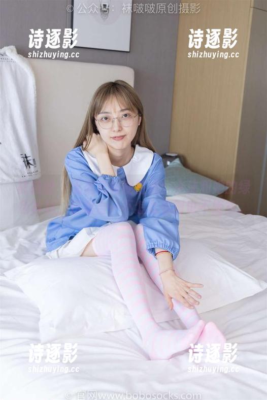 袜啵啵 - 无圣光也能性感：小沫和她的绿色丝袜，这组合…不怎么看图也不嫌多。