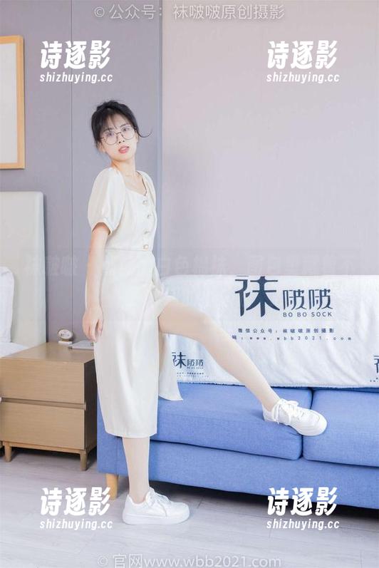 袜啵啵 - 熊熊的白色棉袜，图包里藏着不为人知的小曲折