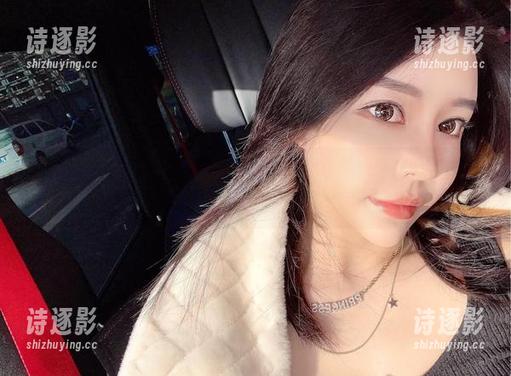 微密圈 - 翻到金希儿的内衣图包，忍不住想：这身材该不会是被光给瘦了吧？
