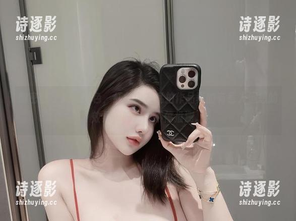 微密圈 - 啊，阿色，红色内衣私拍作品真的有惹人遐想的效果，脑海中不停推测。