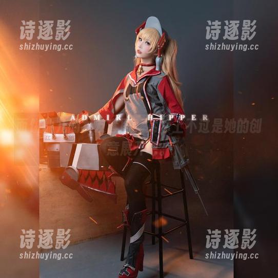 面饼仙儿的女友套图，实际上不过是她的创意展开吧。