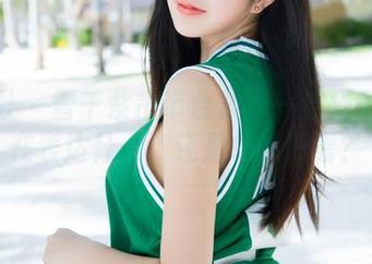 魅妍社 – 雪千紫吊带合集——这搭配到底在表达什么，还是单纯好看？