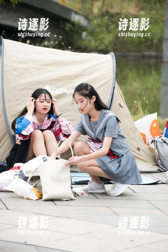 魔镜街拍：看凯恩如何用包臀裙搭讪，不下载你都不好意思说你见过！