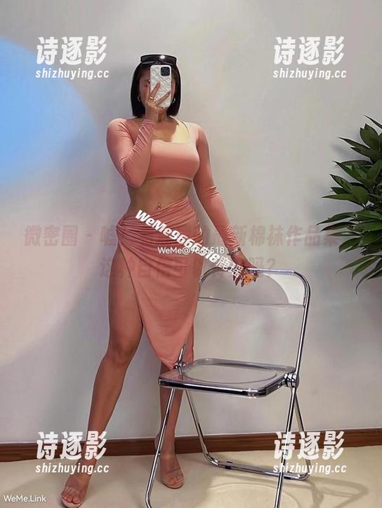 微密圈 - 嘘！看鹿瑶的最新棉袜作品集，这种自信可以传染吗？