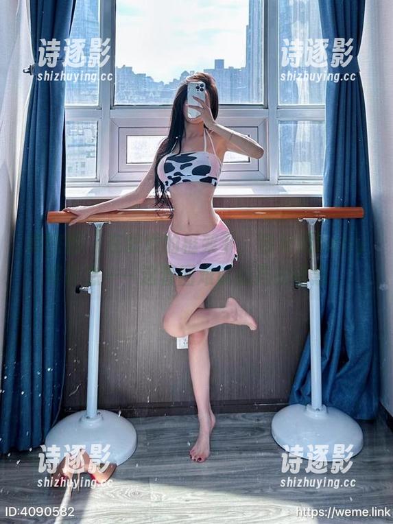 黎允熙baby 微密圈 - 在眼镜的框架下,黎允熙baby碎碎念——这套图难以抵挡的诱惑。